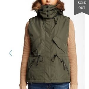 S13/NYC-Trapper Vest w Detachable Faux Fur Hood